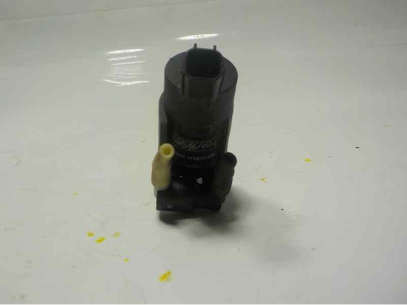 Recambio de bomba limpia para ford transit courier ambiente referencia OEM IAM 1791581 BV6117K624BB 