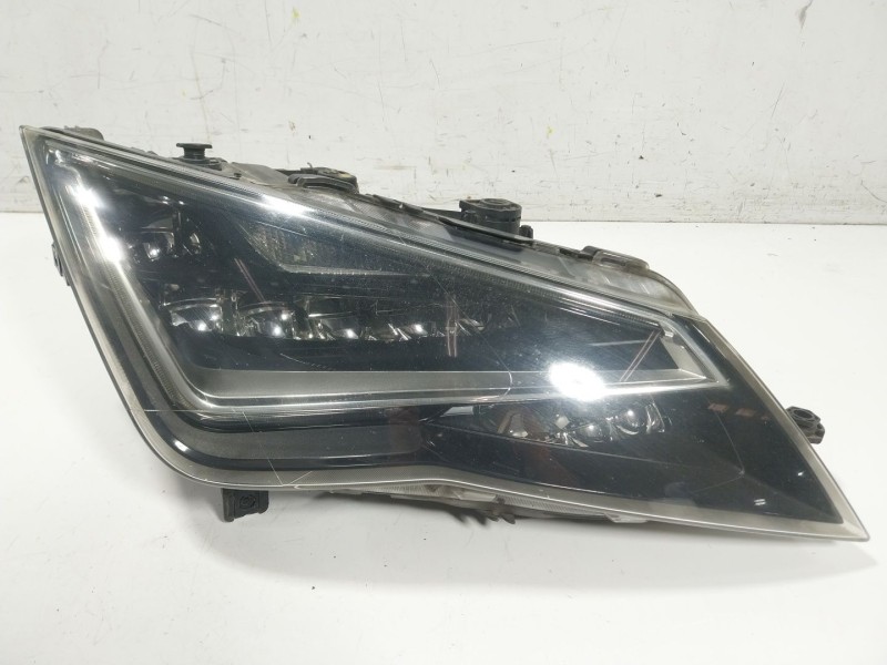 Recambio de faro derecho para seat leon (5f1) 2.0 tdi referencia OEM IAM  5F0941472 