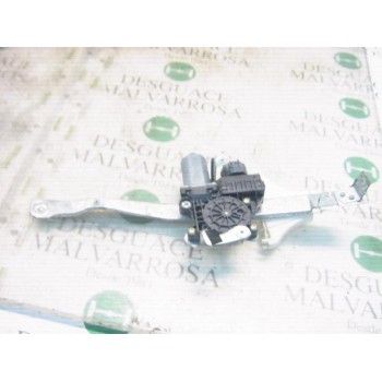 ELEVALUNAS TRASERO DERECHO 