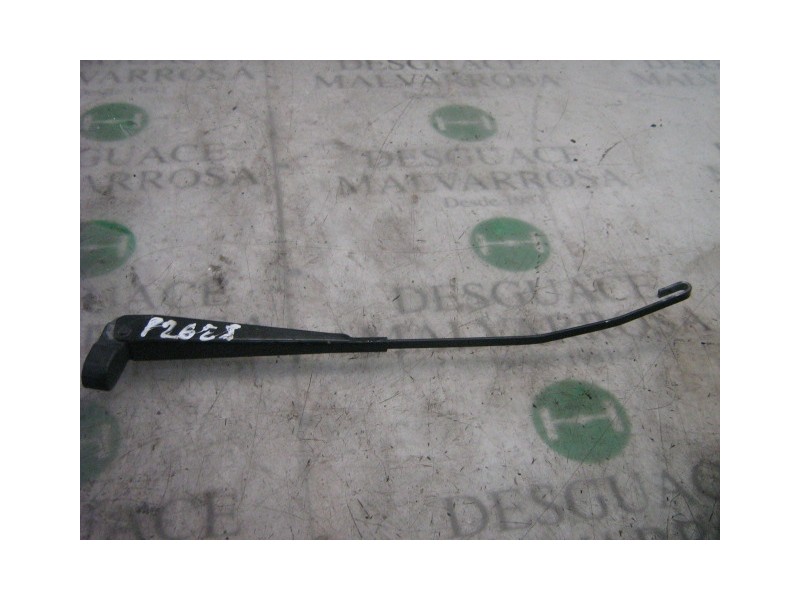 Recambio de brazo limpia delantero izquierdo para nissan trade 100 referencia OEM IAM   