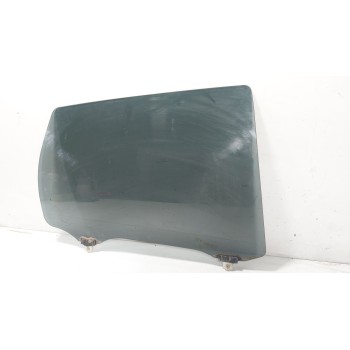 CRISTAL PUERTA TRASERO DERECHO 5736A680 