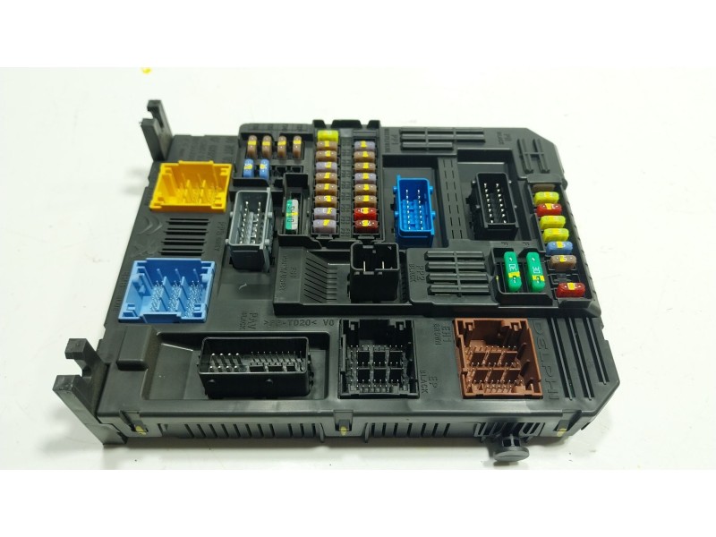 Recambio de caja reles / fusibles para peugeot rifter 1.5 bluehdi 130 referencia OEM IAM  9830707880 