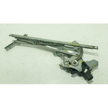ELEVALUNAS DELANTERO DERECHO 5713A256 