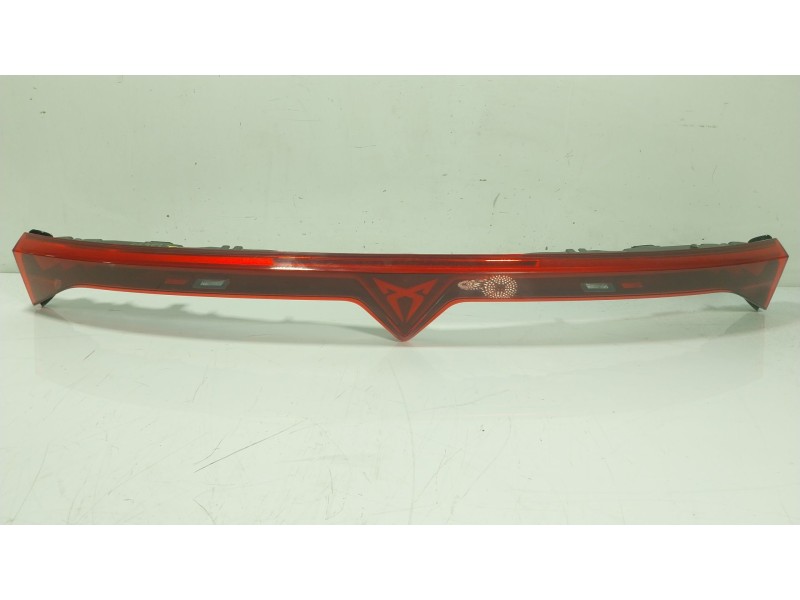 Recambio de piloto trasero central para cupra terramar 1.5 hybrid referencia OEM IAM  578945307 