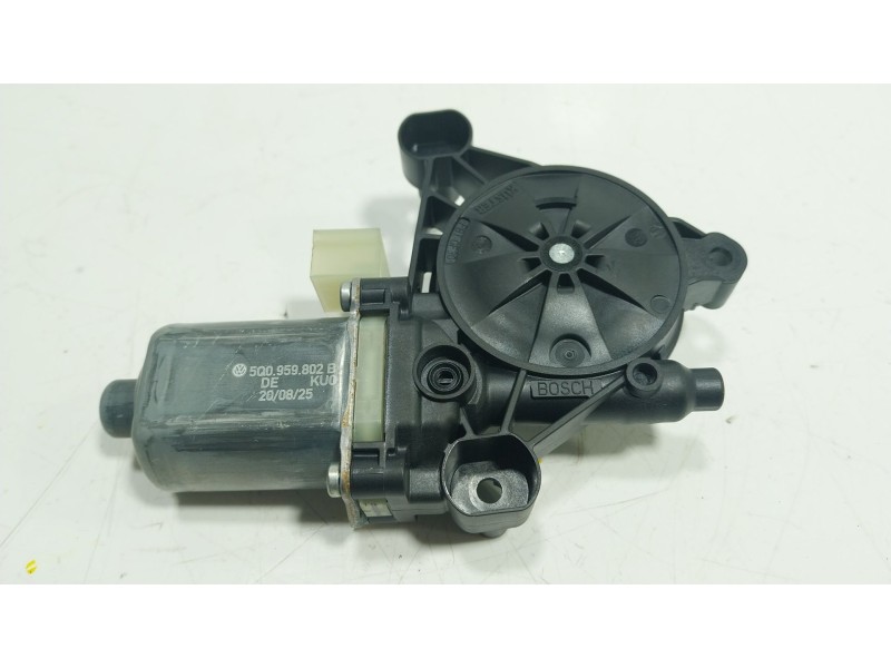 Recambio de motor elevalunas delantero derecho para skoda karoq (nu7, nd7) 1.5 tsi referencia OEM IAM  5Q0959802B 