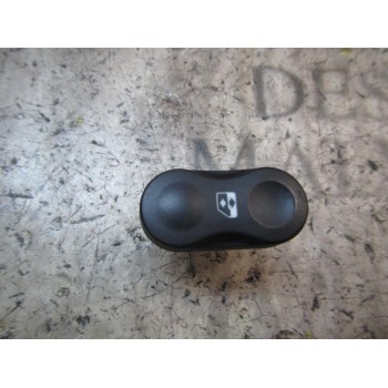 MANDO ELEVALUNAS DELANTERO IZQUIERDO 8200602227 