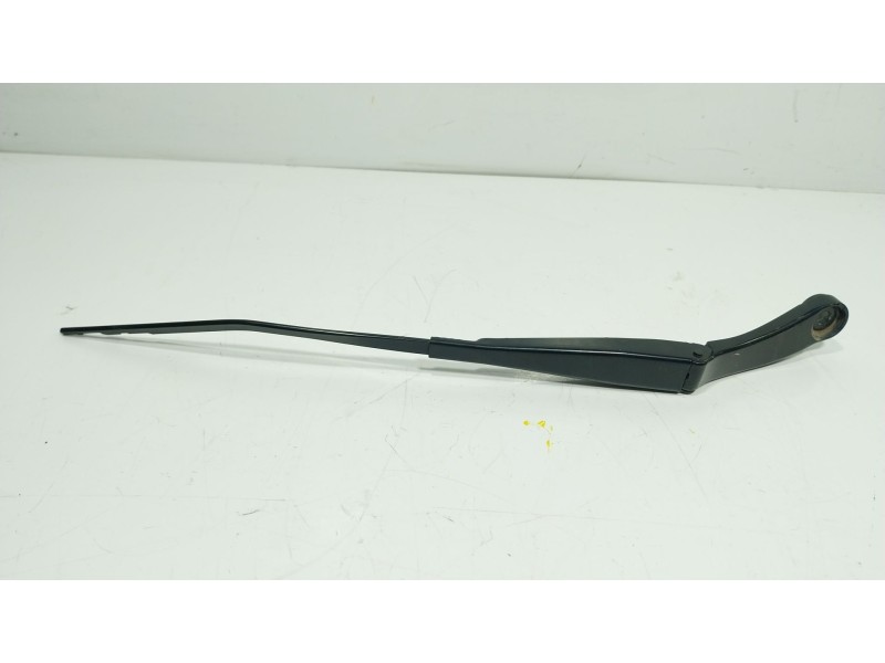 Recambio de brazo limpia delantero izquierdo para cupra terramar 1.5 hybrid referencia OEM IAM   