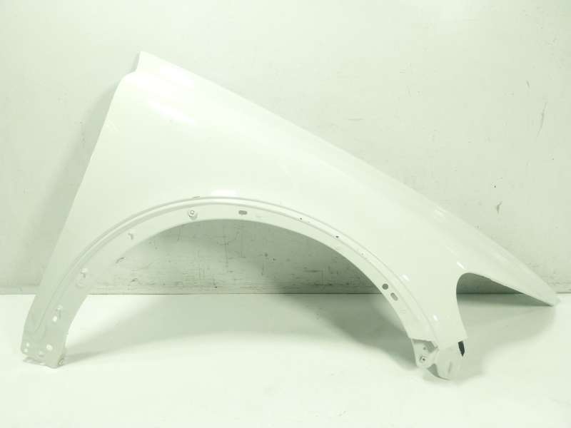 Recambio de aleta delantera derecha para volvo c30 1.6 cat referencia OEM IAM   