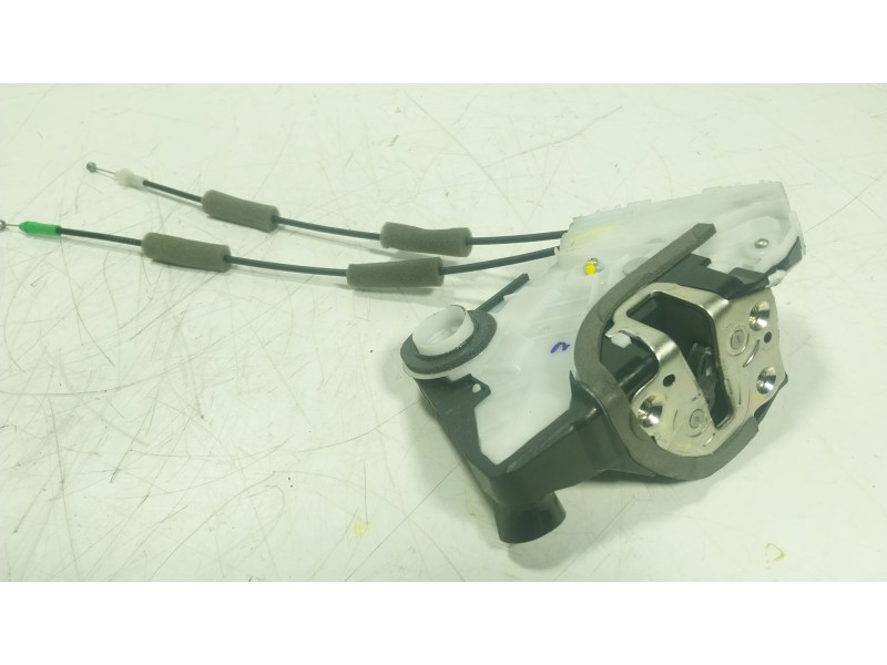 Recambio de cerradura puerta delantera izquierda para toyota yaris (_p21_, _pa1_, _ph1_) 1.5 (mxpa11) referencia OEM IAM  M73136