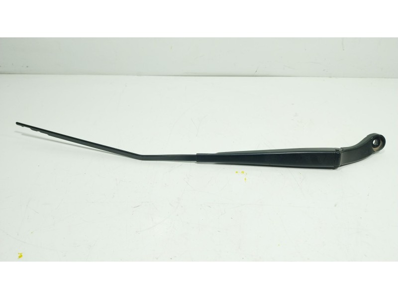 Recambio de brazo limpia delantero derecho para cupra terramar 1.5 hybrid referencia OEM IAM   