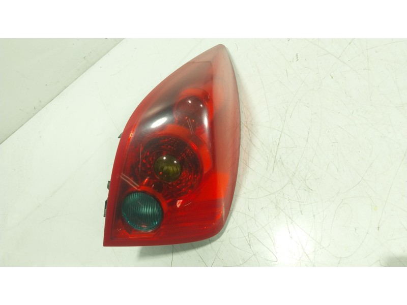 Recambio de piloto trasero derecho para nissan primera (p12) 1.9 dci referencia OEM IAM   
