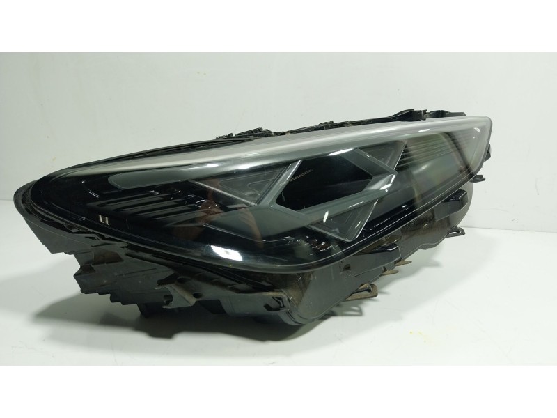 Recambio de faro derecho para cupra terramar 1.5 hybrid referencia OEM IAM 578941774 578941006A 