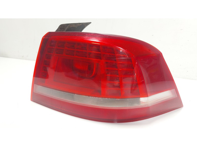 Recambio de piloto trasero derecho para volkswagen passat b7 (362) 2.0 tdi referencia OEM IAM  3AE945208B 