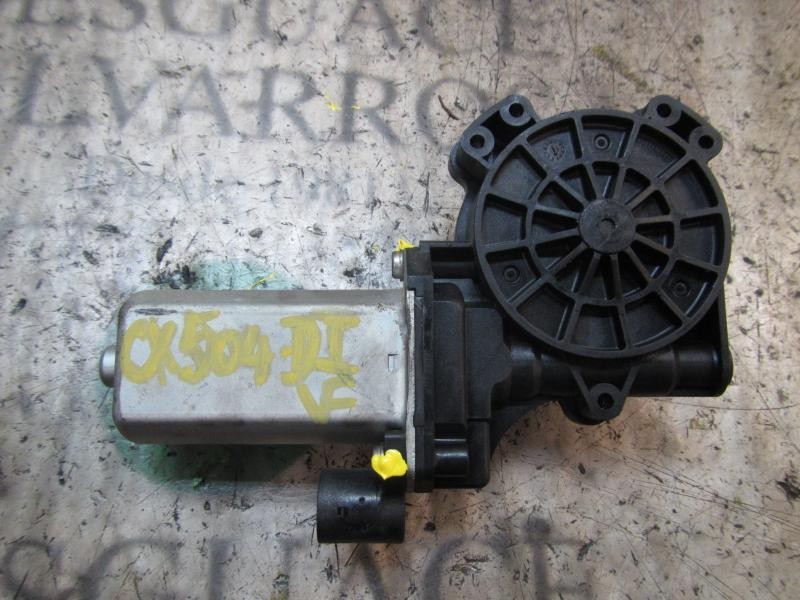 Recambio de motor elevalunas delantero izquierdo para dacia sandero ambiance referencia OEM IAM 8200733829  