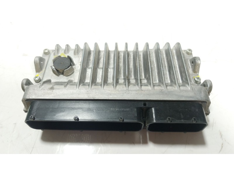 Recambio de centralita motor uce para toyota yaris (_p13_) 1.5 hybrid (nhp130_) referencia OEM IAM  896610U710 