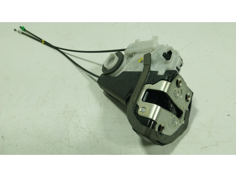 Recambio de cerradura puerta trasera izquierda para toyota yaris (_p13_) 1.5 hybrid (nhp130_) referencia OEM IAM   