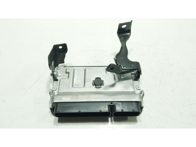 Recambio de centralita motor uce para toyota yaris cross (mxp_) 1.5 hybrid (mxpj10) referencia OEM IAM  896610UD80 