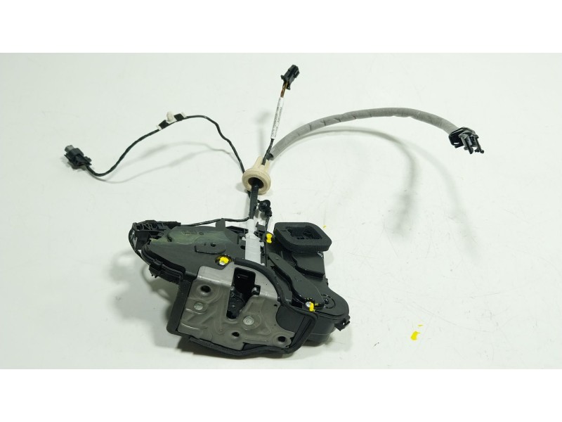 Recambio de cerradura puerta delantera derecha para volkswagen tiguan 1.5 tsi referencia OEM IAM  3J1837016A 
