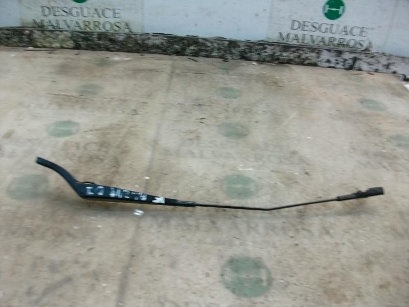 Recambio de brazo limpia delantero izquierdo para peugeot 207 confort referencia OEM IAM   