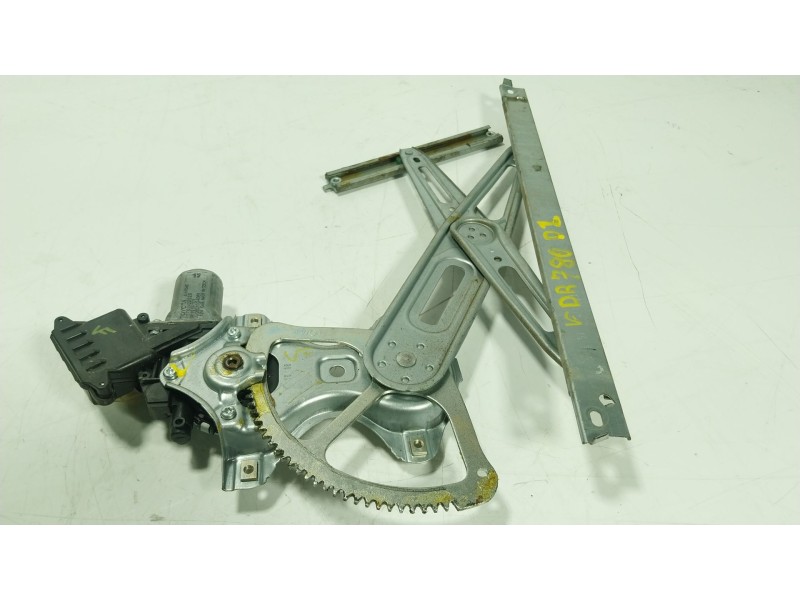Recambio de elevalunas delantero izquierdo para toyota yaris (_p13_) 1.5 hybrid (nhp130_) referencia OEM IAM  857200D360 