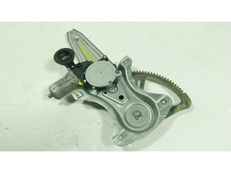 Recambio de elevalunas trasero derecho para toyota yaris (_p13_) 1.5 hybrid (nhp130_) referencia OEM IAM  857200D120 