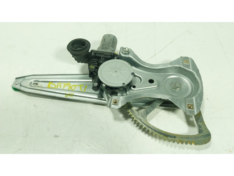 Recambio de elevalunas trasero izquierdo para toyota yaris (_p13_) 1.5 hybrid (nhp130_) referencia OEM IAM  857100D100 