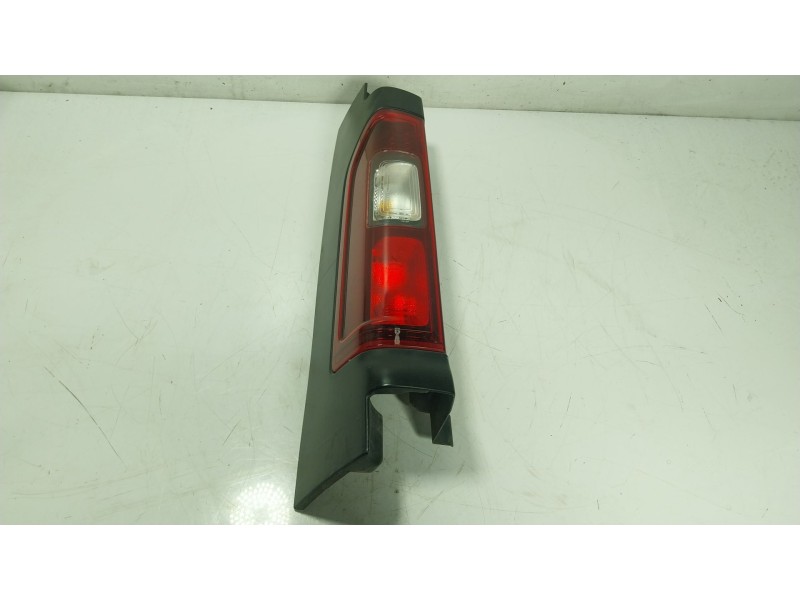 Recambio de piloto trasero izquierdo para renault trafic iii furgoneta (fg_) 1.6 dci 115 (fgmd) referencia OEM IAM   