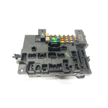 CAJA RELES / FUSIBLES 8637B690 