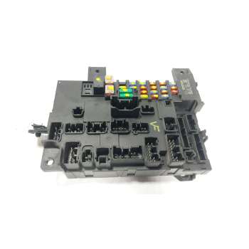 CAJA RELES / FUSIBLES 8637B690 8637B690 