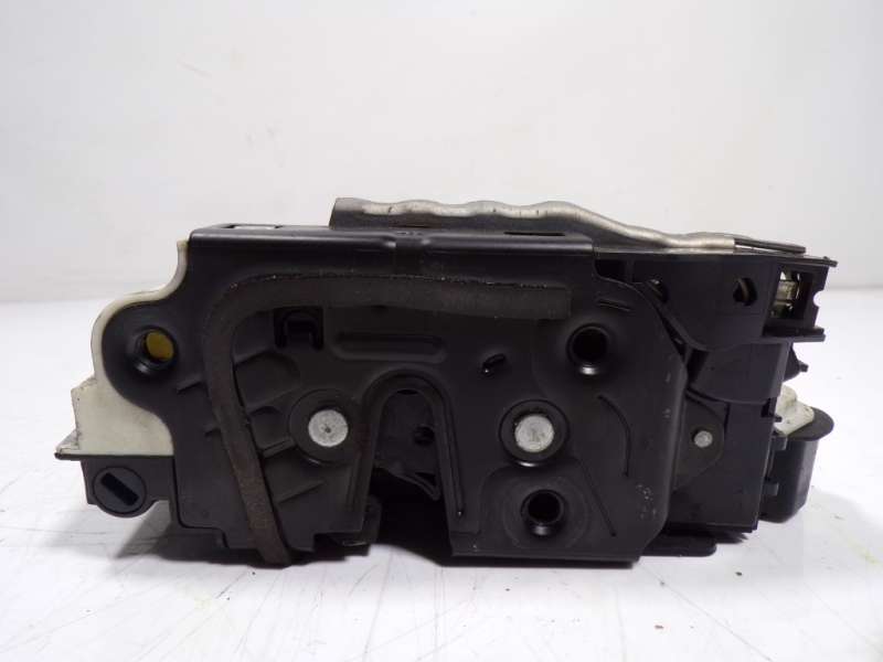Recambio de cerradura puerta delantera derecha para skoda octavia combi (5e5) 1.6 tdi dpf referencia OEM IAM 5E1837016A 5E183701