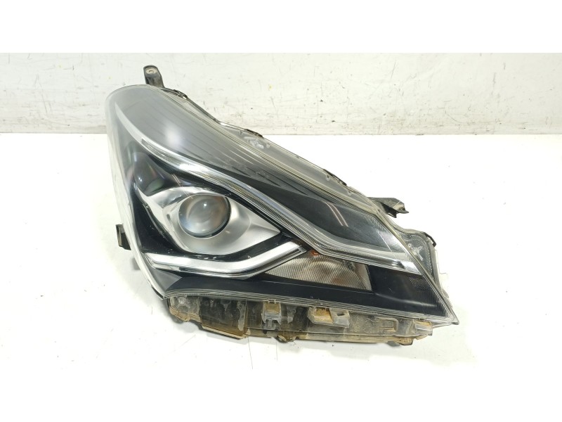 Recambio de faro derecho para toyota yaris (_p13_) 1.5 (nsp131_) referencia OEM IAM  0D197 