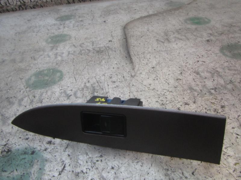 Recambio de mando elevalunas trasero izquierdo para toyota avensis (t27) 2.0 d-4d cat referencia OEM IAM   