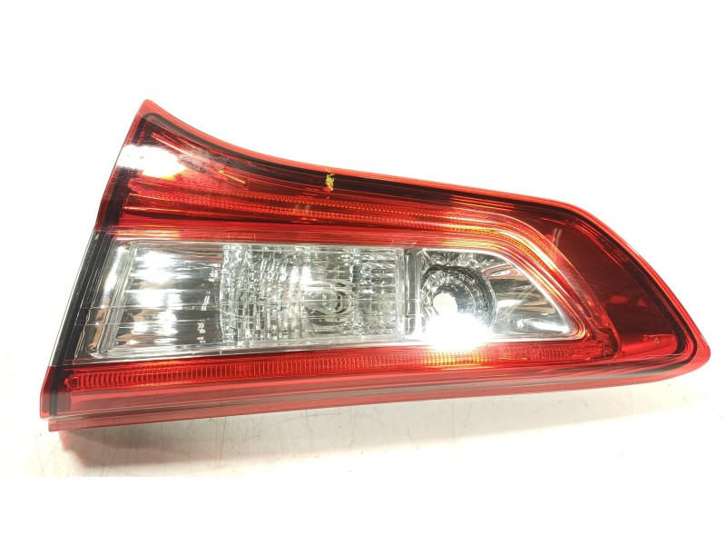 Recambio de piloto trasero derecho interior para toyota yaris (_p13_) 1.5 (nsp131_) referencia OEM IAM   