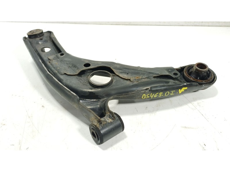 Recambio de brazo suspension inferior delantero izquierdo para toyota yaris (_p13_) 1.5 (nsp131_) referencia OEM IAM   