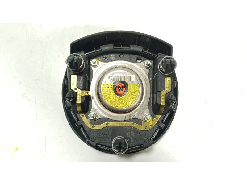 Recambio de airbag delantero izquierdo para toyota yaris (_p13_) 1.5 (nsp131_) referencia OEM IAM  1E194KC3656 