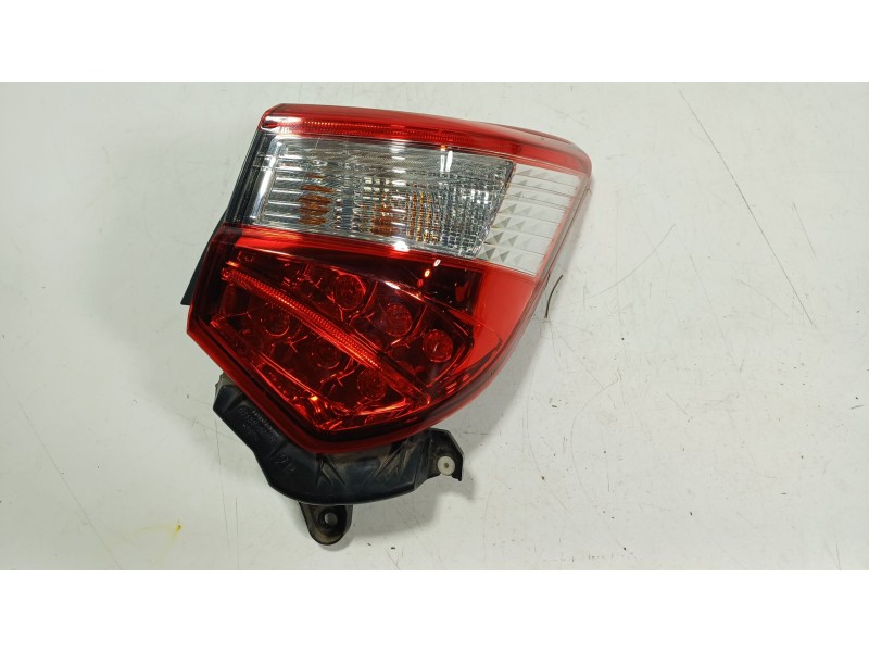 Recambio de piloto trasero derecho para toyota yaris (_p13_) 1.5 (nsp131_) referencia OEM IAM  521550D220 