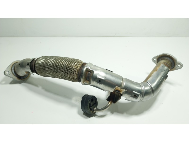 Recambio de catalizador para omoda omoda5 hev referencia OEM IAM  153001848AA 