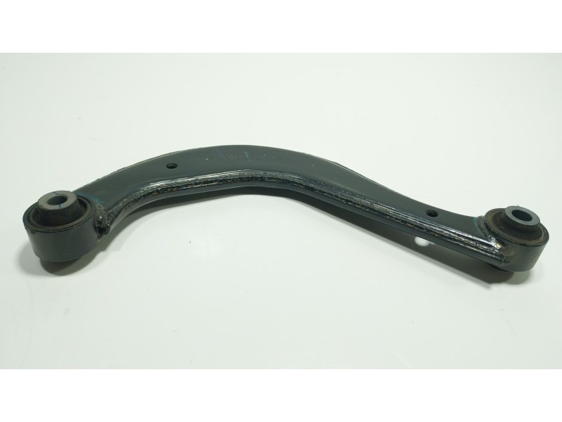 Recambio de brazo suspension superior trasero derecho para omoda omoda5 hev referencia OEM IAM  202000062AA 
