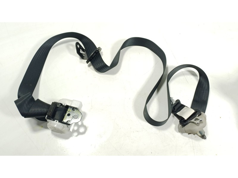 Recambio de cinturon seguridad trasero central para toyota yaris (_p13_) 1.5 (nsp131_) referencia OEM IAM   