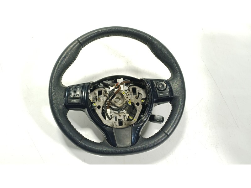 Recambio de volante para toyota yaris (_p13_) 1.5 (nsp131_) referencia OEM IAM  45100OD 
