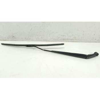 BRAZO LIMPIA DELANTERO IZQUIERDO 852210D240 
