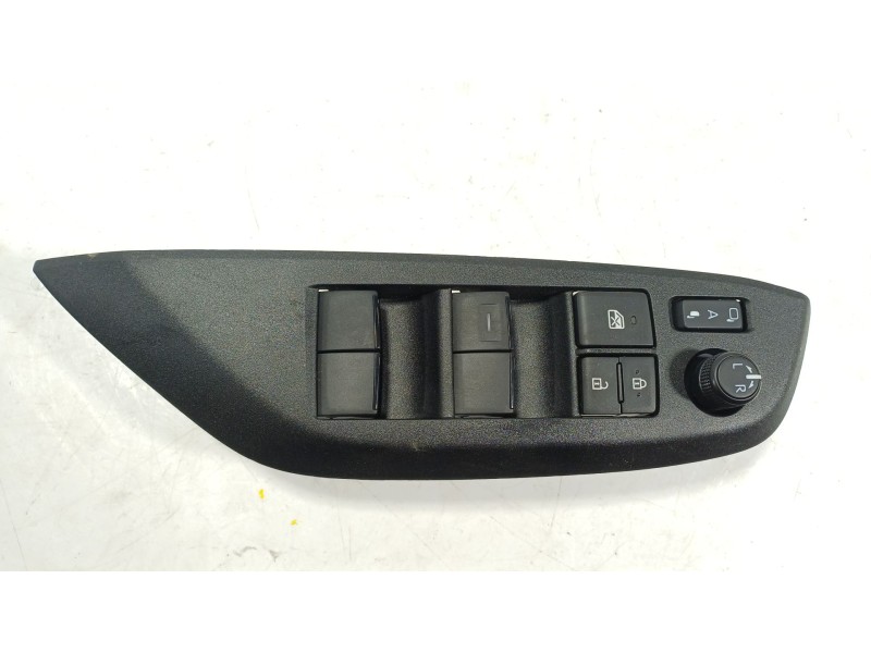 Recambio de mando elevalunas delantero izquierdo para toyota yaris cross (mxp_) 1.5 hybrid (mxpj10) referencia OEM IAM  84040025