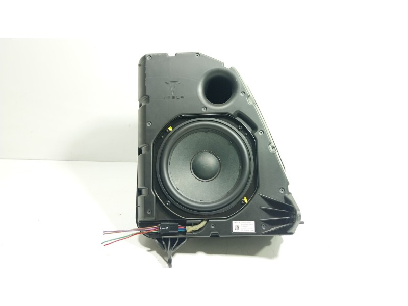 Recambio de modulo electronico para tesla model y ev perfomance a las 4 ruedas referencia OEM IAM  165626700B 