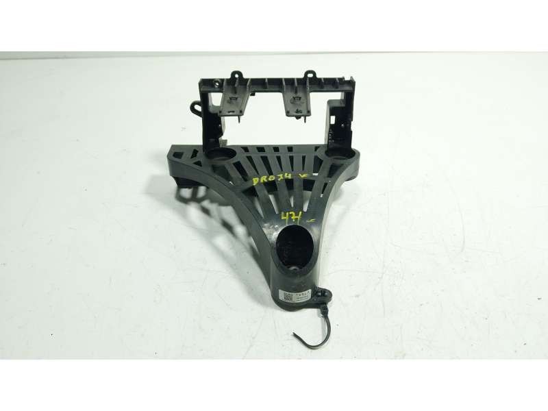 Recambio de moldura para tesla model y ev perfomance a las 4 ruedas referencia OEM IAM  166701400B 