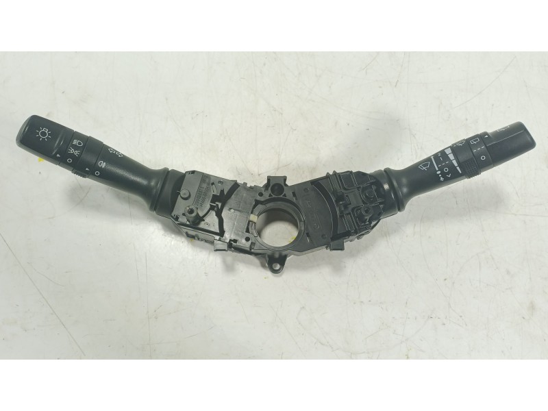 Recambio de mando luces para kia rio iii (ub) 1.2 cvvt referencia OEM IAM  202008910 