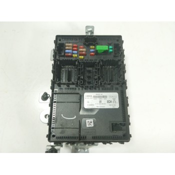 CAJA RELES / FUSIBLES HU5T15604ECH 