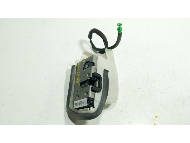 Recambio de cerradura puerta delantera derecha para tesla model y ev perfomance a las 4 ruedas referencia OEM IAM  150067391B 
