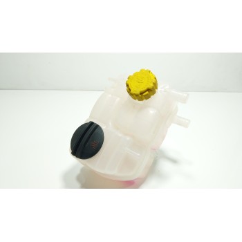 Recambio de deposito expansion para omoda omoda5 hev referencia OEM IAM  302001684AA 