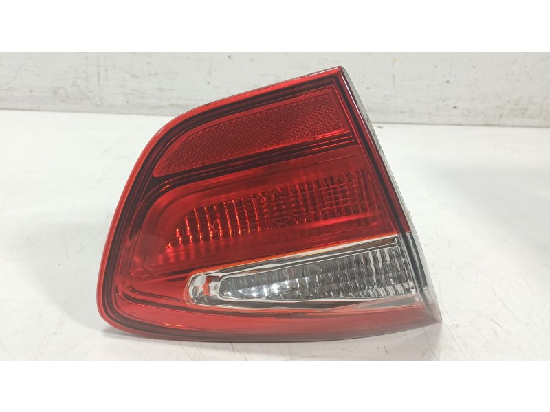 Recambio de piloto trasero izquierdo interior para kia rio iii (ub) 1.2 cvvt referencia OEM IAM  924031W2 
