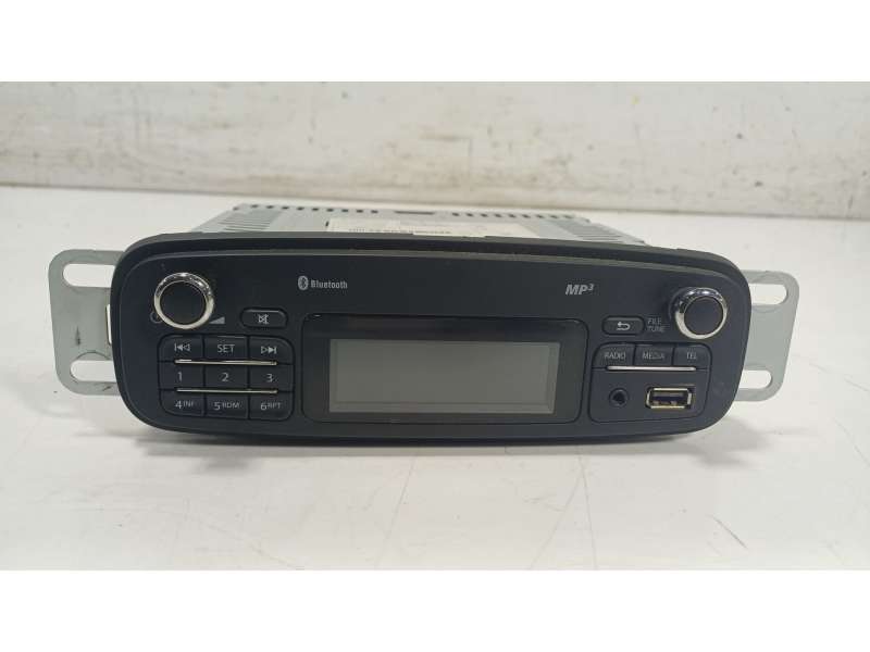 Recambio de sistema audio / radio cd para renault clio iv (bh_) 1.5 dci 75 referencia OEM IAM  281152571R 